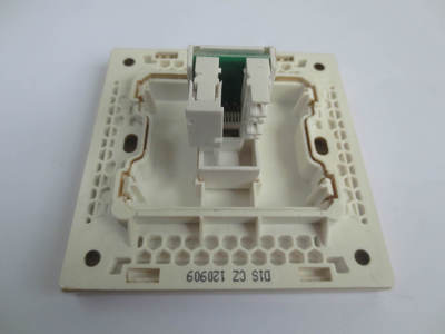 福田點開關正品 D1S 一款集美學與實用性于一體的86型網(wǎng)絡電腦插座